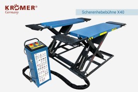 Ein Pkw befindet sich auf der Hebebühne